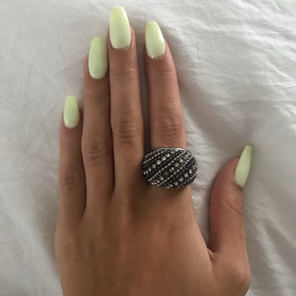 Oversized ring